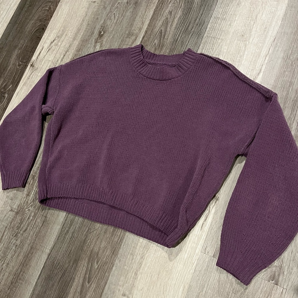 Hollister Women's Purple Sweater